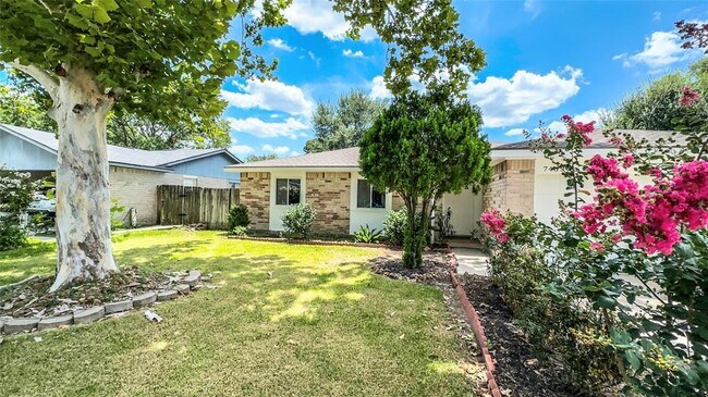 Building Photo - 7403 Breccia Dr