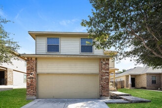 Building Photo - 2702 Majestic Dr