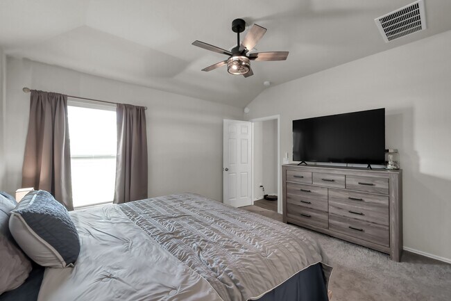 Building Photo - 25248 Pomegranate Pl