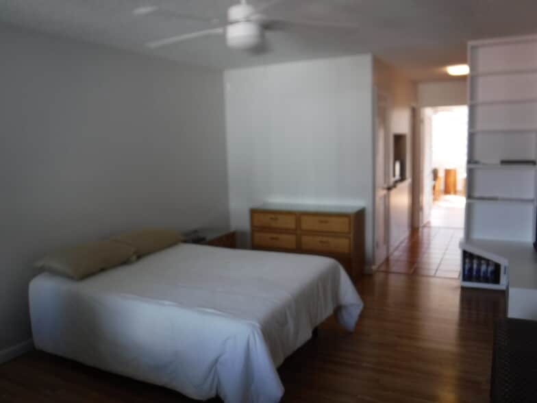 Building Photo - 425 ena Rd