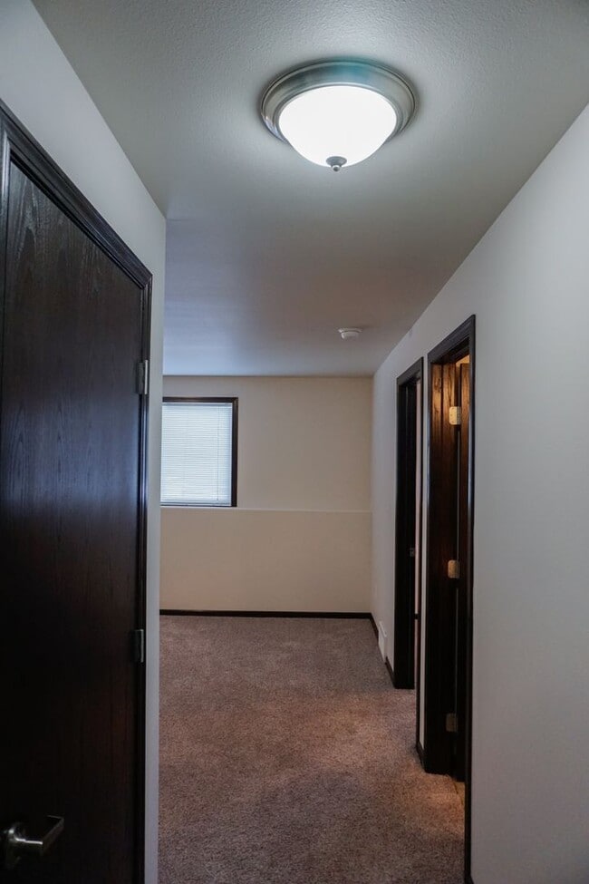 Building Photo - 3 Bed 3 Bath Twin Home