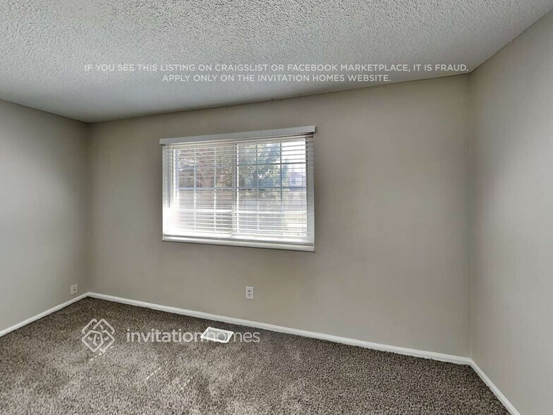 Building Photo - 1534 S Fraser Way