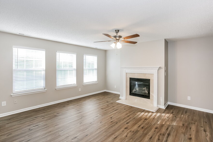 Building Photo - 4525 Staffordshire Ln