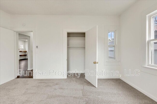 Building Photo - 1704 NW 32nd St