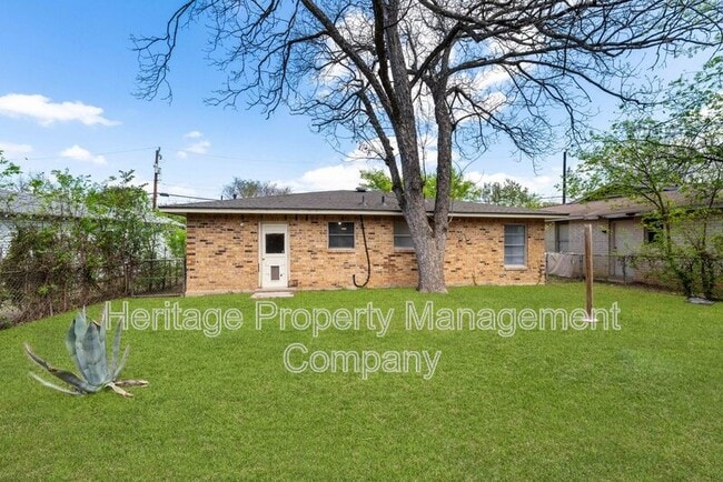 Building Photo - 138 Dora St