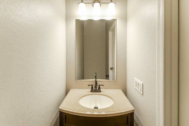 Building Photo - 10915 E Verbina Ln