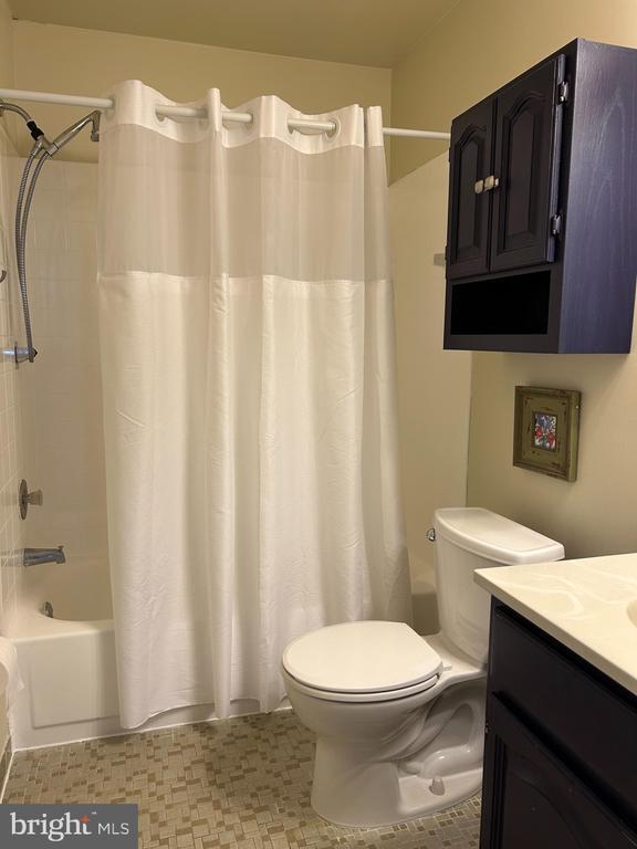 Building Photo - 25 Constitution Ave