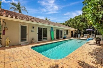 Building Photo - 455 Mohawk Ln