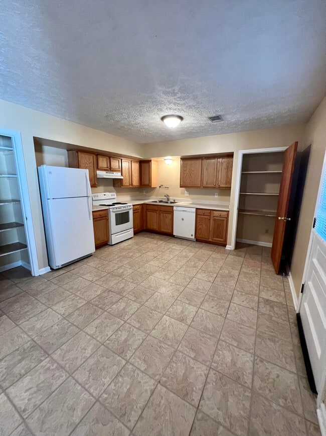 Building Photo - 3327 Wood Valley Ct
