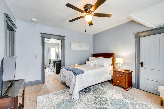 Building Photo - 71 Sanford St