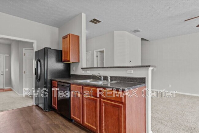 Building Photo - 45 Providence Oak Ct SE