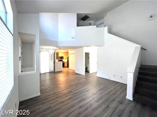 Building Photo - 8017 Cherish Ave