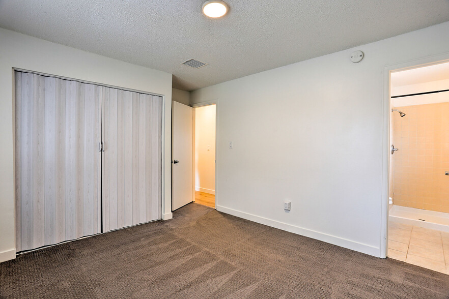 Building Photo - 2655 S Crystal St