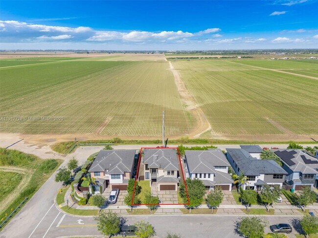 Building Photo - 16175 SW 136th Terrace