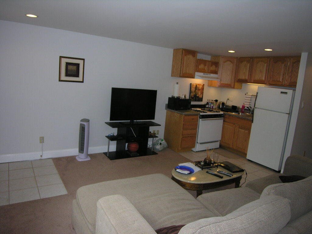 Building Photo - 280 Greenough St