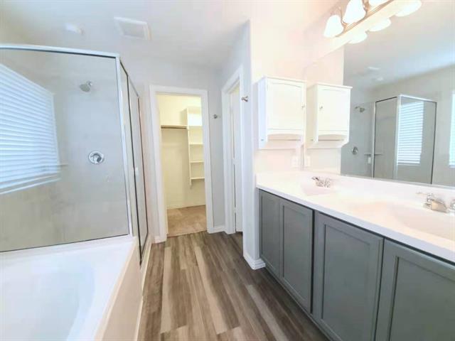 Building Photo - 822 Spruce Ln