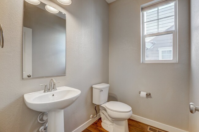 Building Photo - $2,500.00 - 3 Bedrooms and 2.5 Bathrooms T...