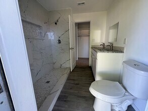 Building Photo - *HOLIDAY SPECIAL NO RENT FOR DECEMBER*** Charming 2-Bedroom Ranch in Cape Coral’s Bimini Basin Ne...