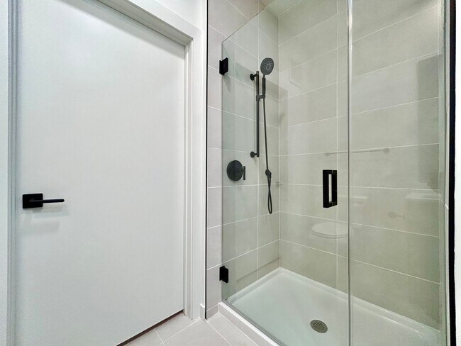 Building Photo - Bright & Spacious 1 Bedroom, 1 Bathroom with Resort-Style Amenities