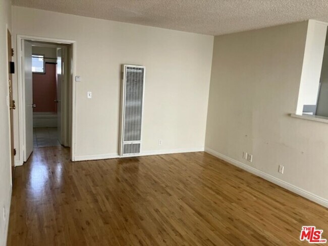 Building Photo - 1137 Wilcox Pl