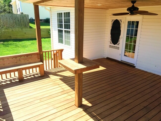 Building Photo - Great Family Home -  Fenced Backyard - Garage!