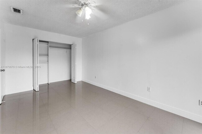 Building Photo - 6614 SW 114th Pl