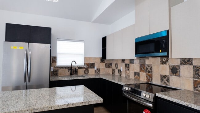 Building Photo - 612 Moar Dr