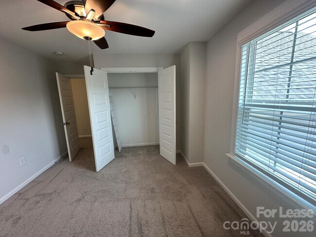 Building Photo - 1139 Overlake Dr