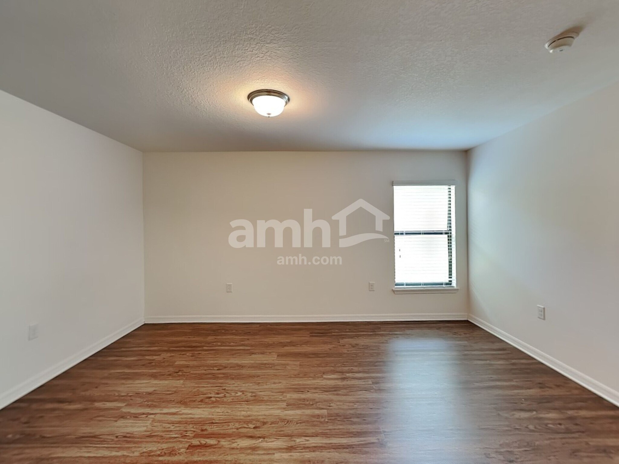 Building Photo - 733 Chatham Walk