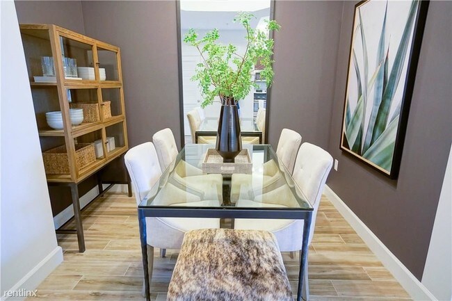 Building Photo - 8050 SW 72nd Ave