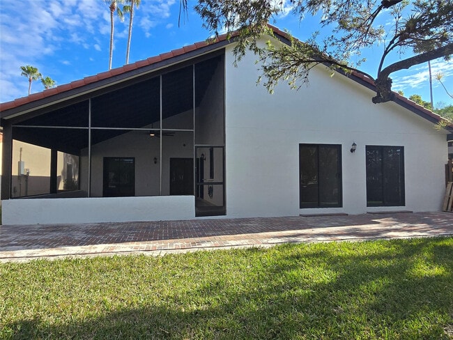 Building Photo - 2177 Montpeliar