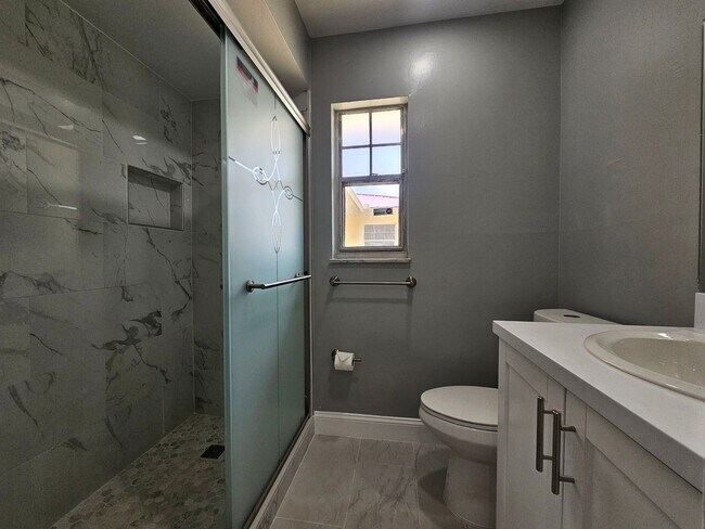 Building Photo - Coming Soon ~ Wonderfully Renovated 4-Bedroom, 2-Bath Home in Bel Aire Woods, Orlando