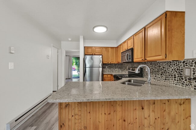 Building Photo - 3615 N Wolf Ldg Dr