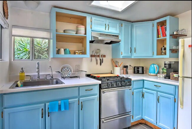 Building Photo - 750 Sky Line Trail