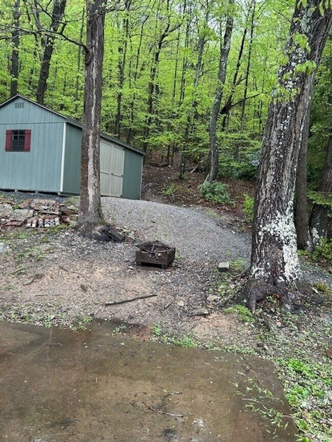 Building Photo - 3 bedroom 3 bathroom