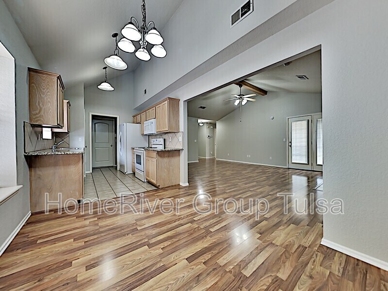 Building Photo - 10330 East 112th Pl S
