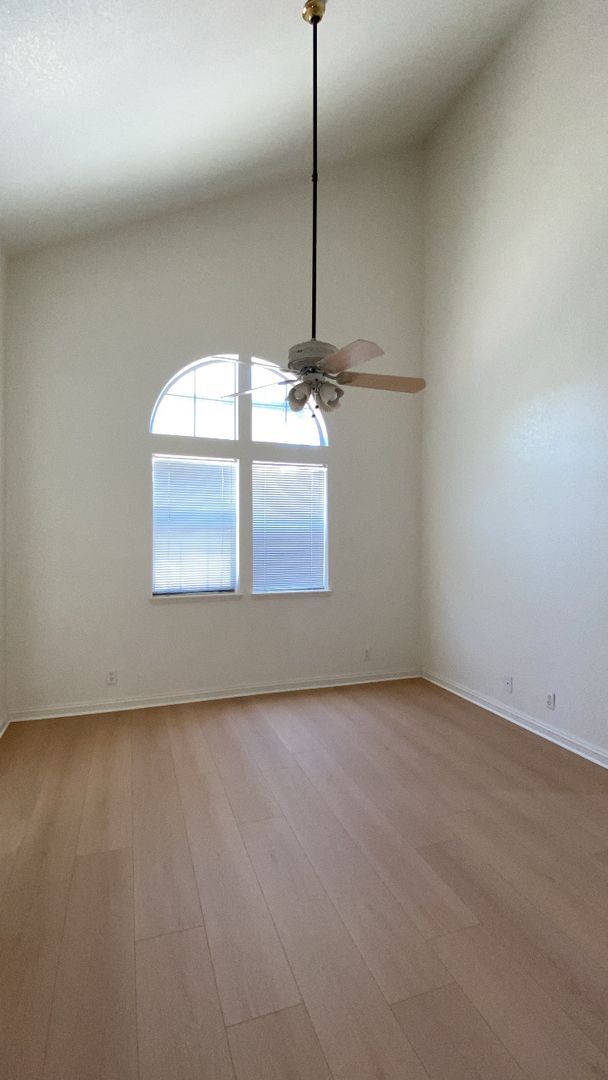 Building Photo - Quartz Hill Single Story Home.