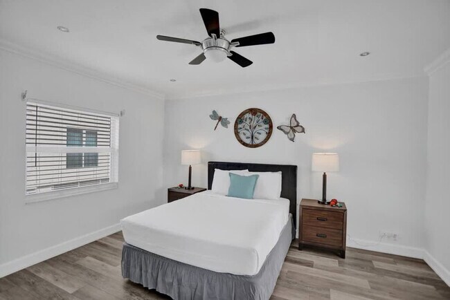 Building Photo - 37 Hendricks Isle