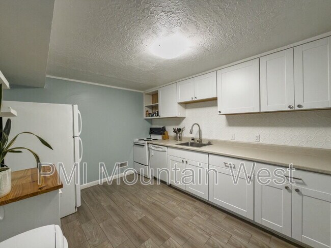 Building Photo - 2122 S 1800 E