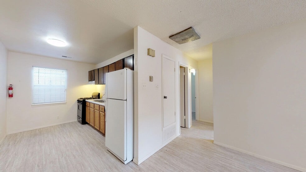 Building Photo - Zodiac Apartments