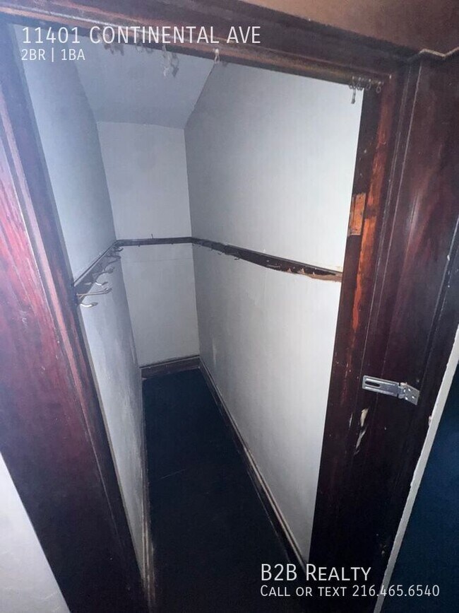 Building Photo - 11401 Continental Ave