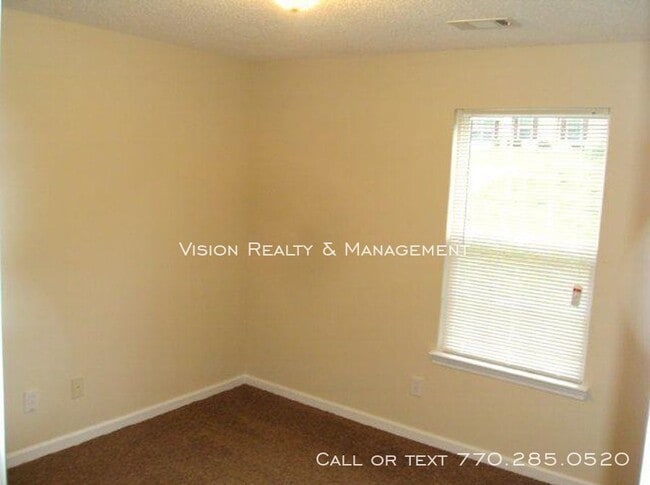 Building Photo - 124 Pin Oak Trail
