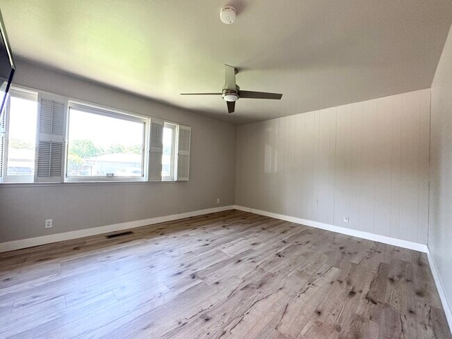 Building Photo - 5011 Jennings Way