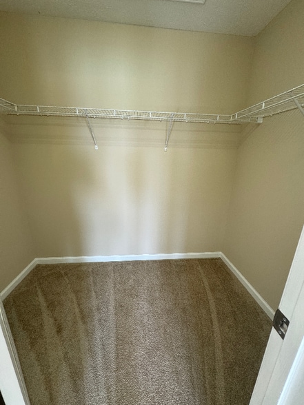 Building Photo - 4512 E Walkerton Rd