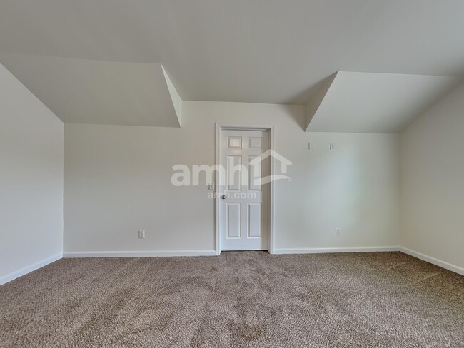 Building Photo - 423 Seabreeze Drive