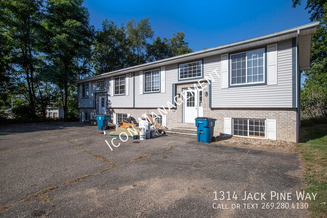Building Photo - 1314 Jack Pine Way