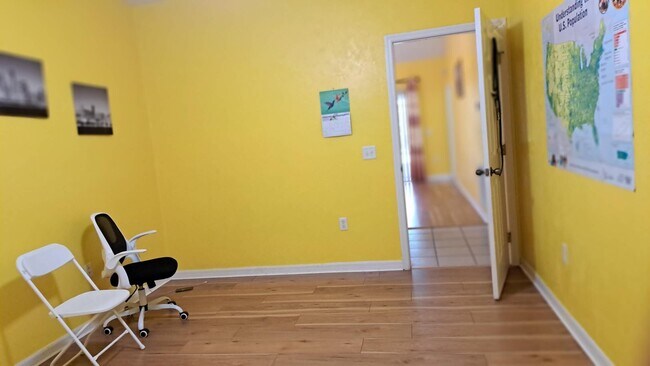 Building Photo - 13200 W Newberry Rd