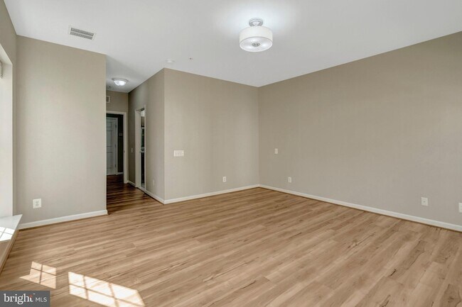 Building Photo - 42790 Lauder Terrace