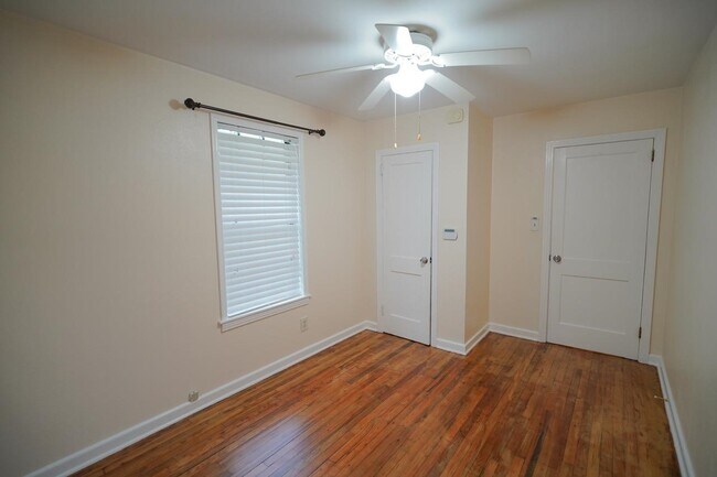 Building Photo - 212 W Osceola St