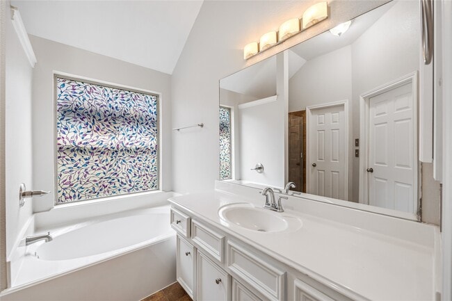 Building Photo - 26114 Lillian Springs